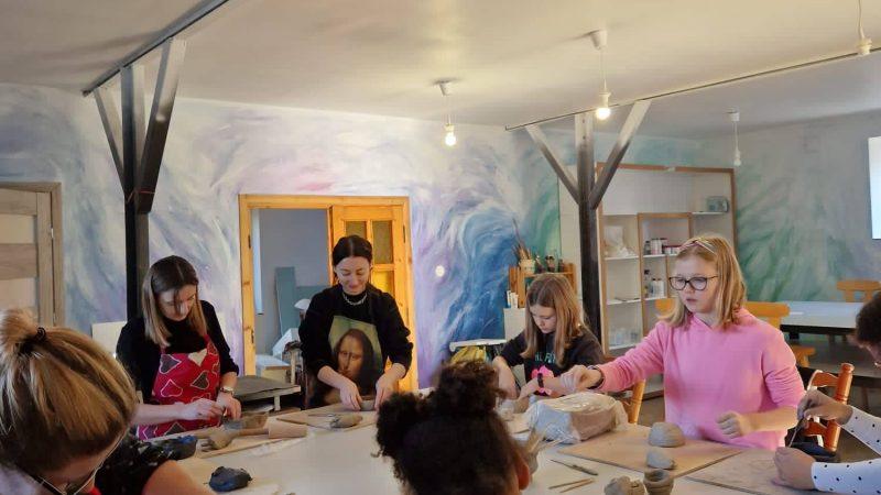 Warsztaty ceramiczne dla dzieci i dorosłych lepienie lub szkliwienie