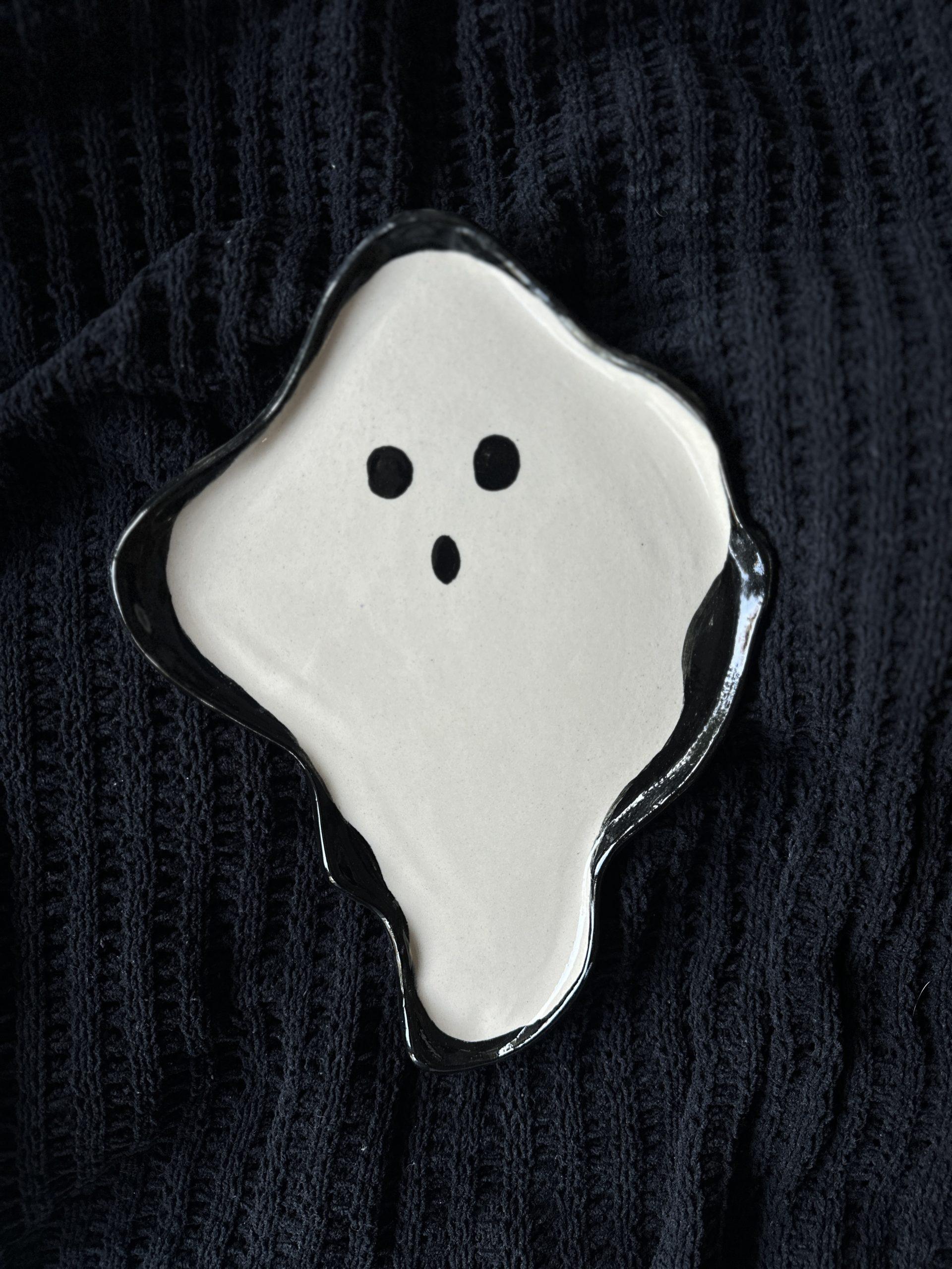 Talerz Duszek Zdziwiony – jesienny talerzyk z charakterem Talerz Duszek Zdziwiony – jesienny talerzyk z charakterem