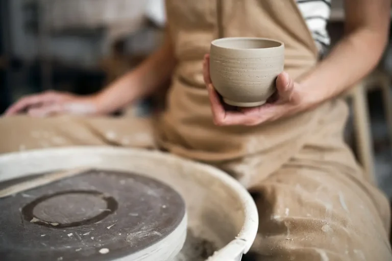 Read more about the article Warsztaty ceramiczne w Krakowie – twórczość inspirowana podróżami